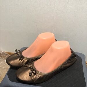 Rialto Elegant Women’s Bronze Metallic Ballet Flats Slip On Shoes Size 8.5